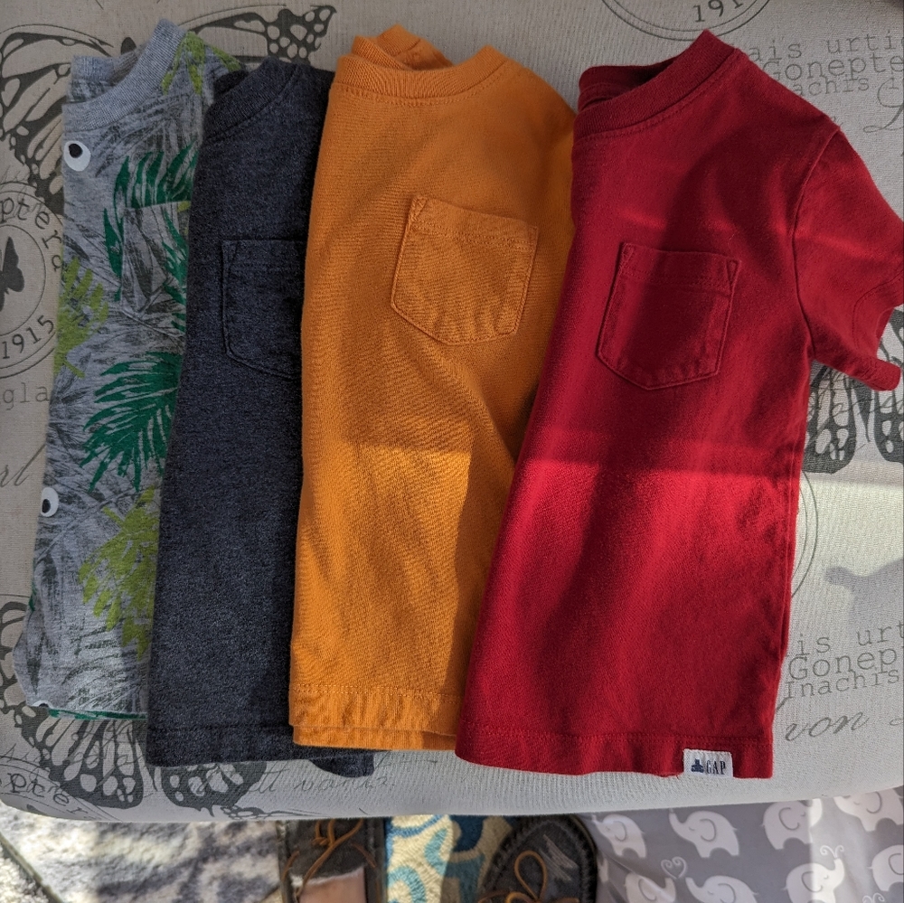 Gap playtime favorites 4 shirts size 2 yrs